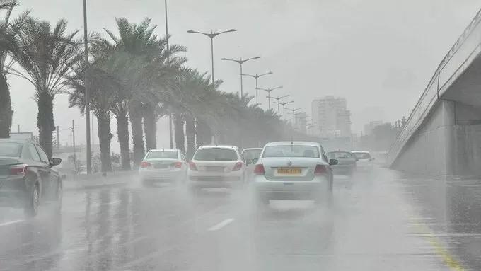 “الأرصاد السعودية” يتوقع أمطارًا غزيرة مع سيول ورياح على بعض مناطق المملكة اليوم