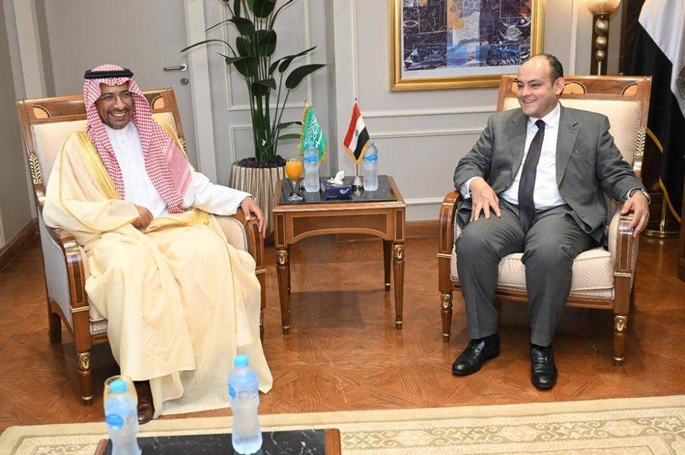 تعاون مشترك بين السعودية ومصر في صناعة السيارات والأدوية