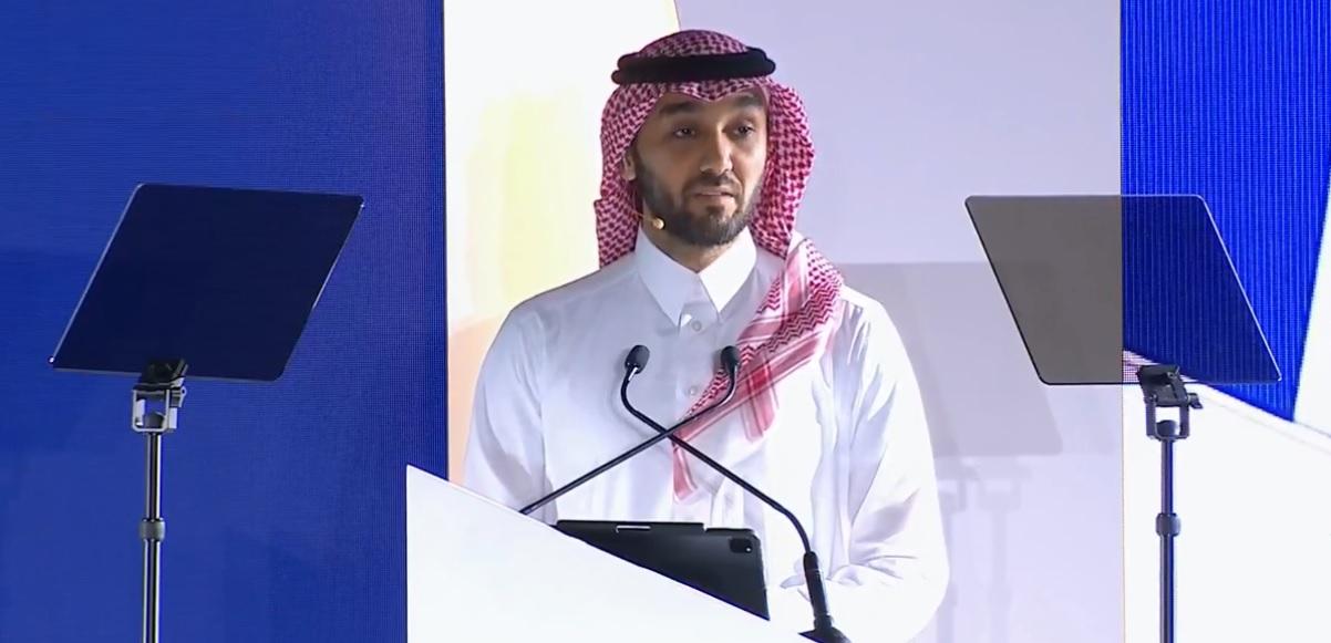 وزير الرياضة السعودي: نقل ملكية نادي الصقور إلى شركة نيوم.. وجان باتريسون: “فرصة استثنائية”